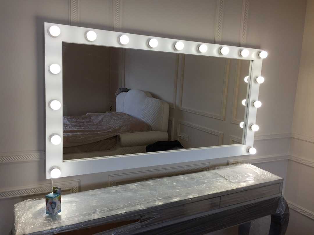 Виды зеркал с подсветкой для макияжа, советы по выбору и размещению 31 - ДиванеТТо