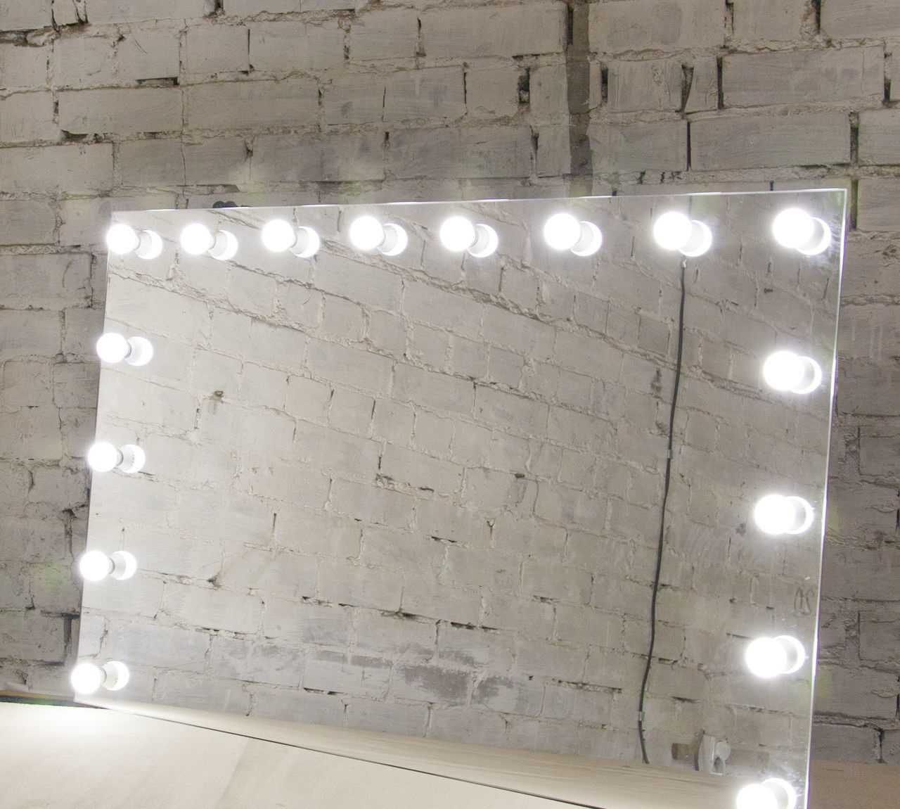 Виды зеркал с подсветкой для макияжа, советы по выбору и размещению 41 - ДиванеТТо